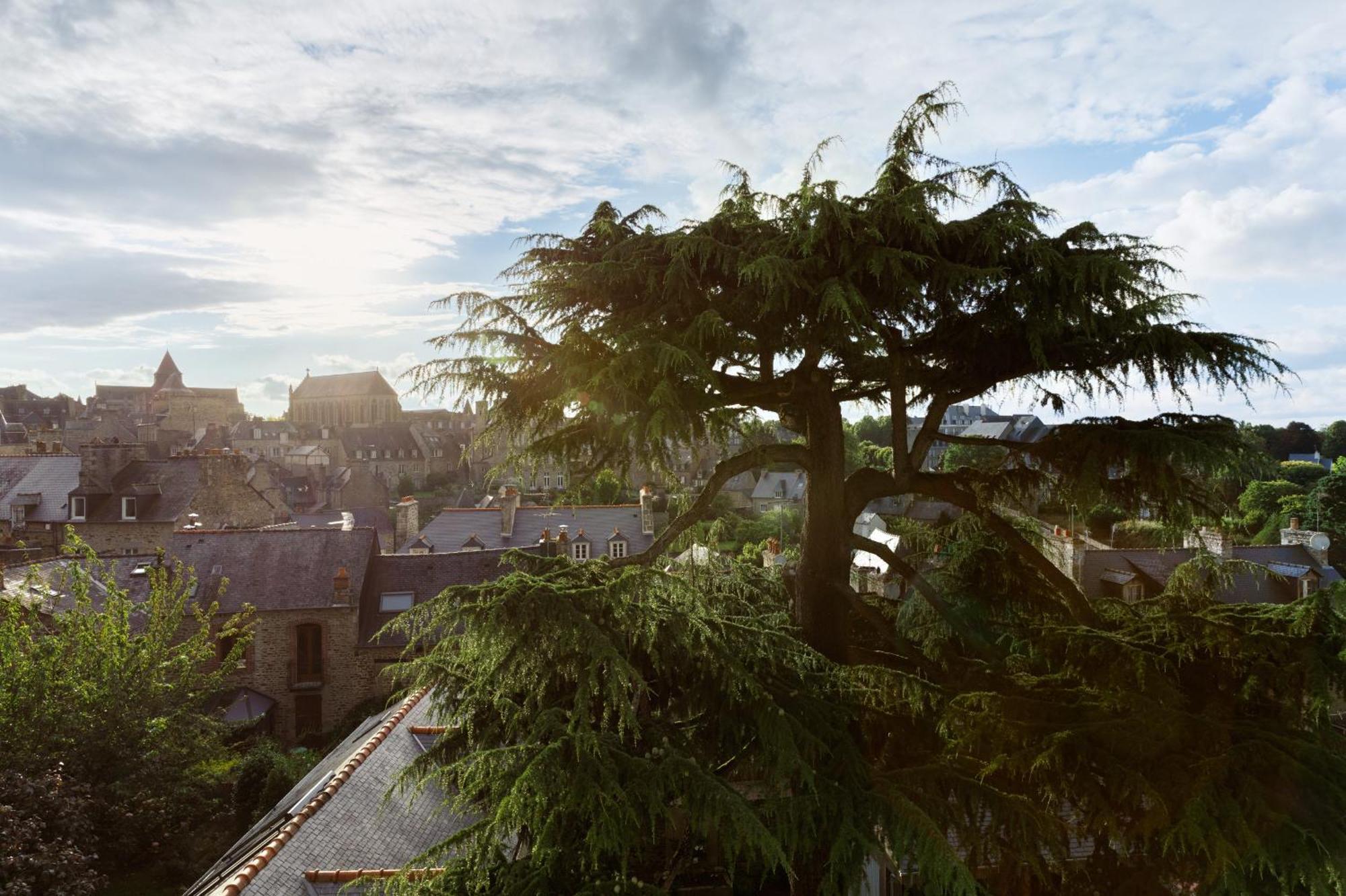 Clos Du Cedre - Chambres D'Hotes D'Exception, Luxury B&B A Dinan Pokój zdjęcie